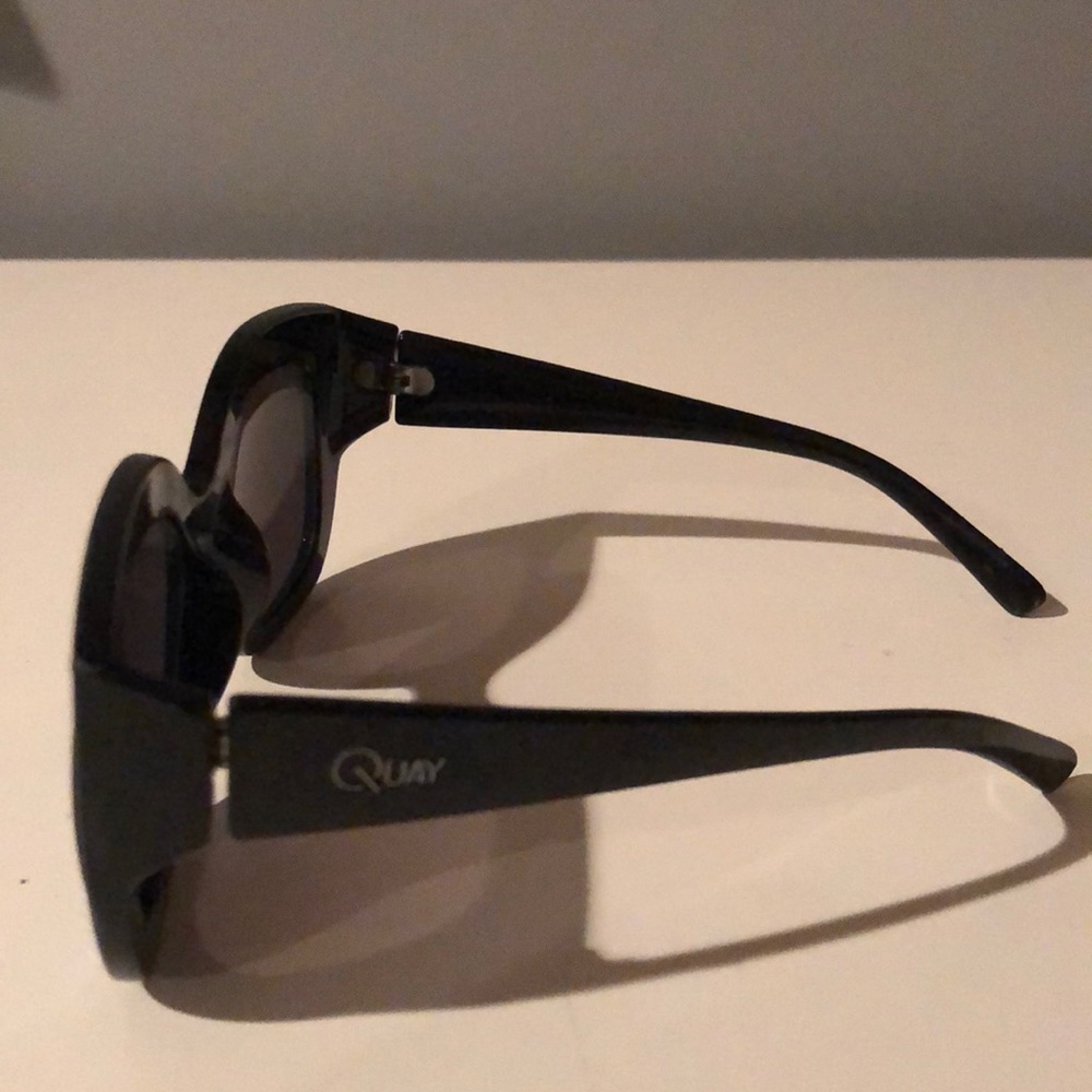 Quay Monroe sunglasses - Picture 3 of 3